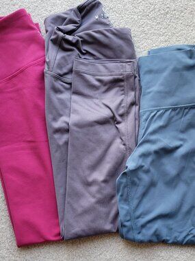 Lot of 3 Yoga Pants Leggings Size S / XS Cropped and Regular Petite
